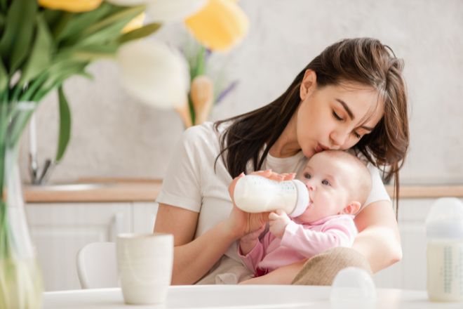 Newborn Formula Feeding 